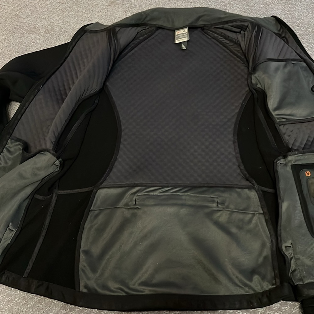 XL Nike fit therma Black Quilted jacket Tag size XL  16-18 - Picture 5 of 10